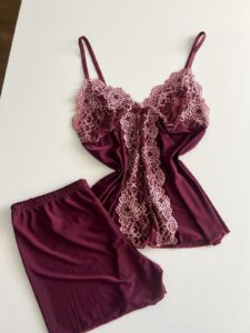 baby doll em liganete e renda vinho bicolor noemi